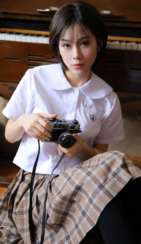 揭秘网络时代的情感与欲望：数字世界中的爱与挑战